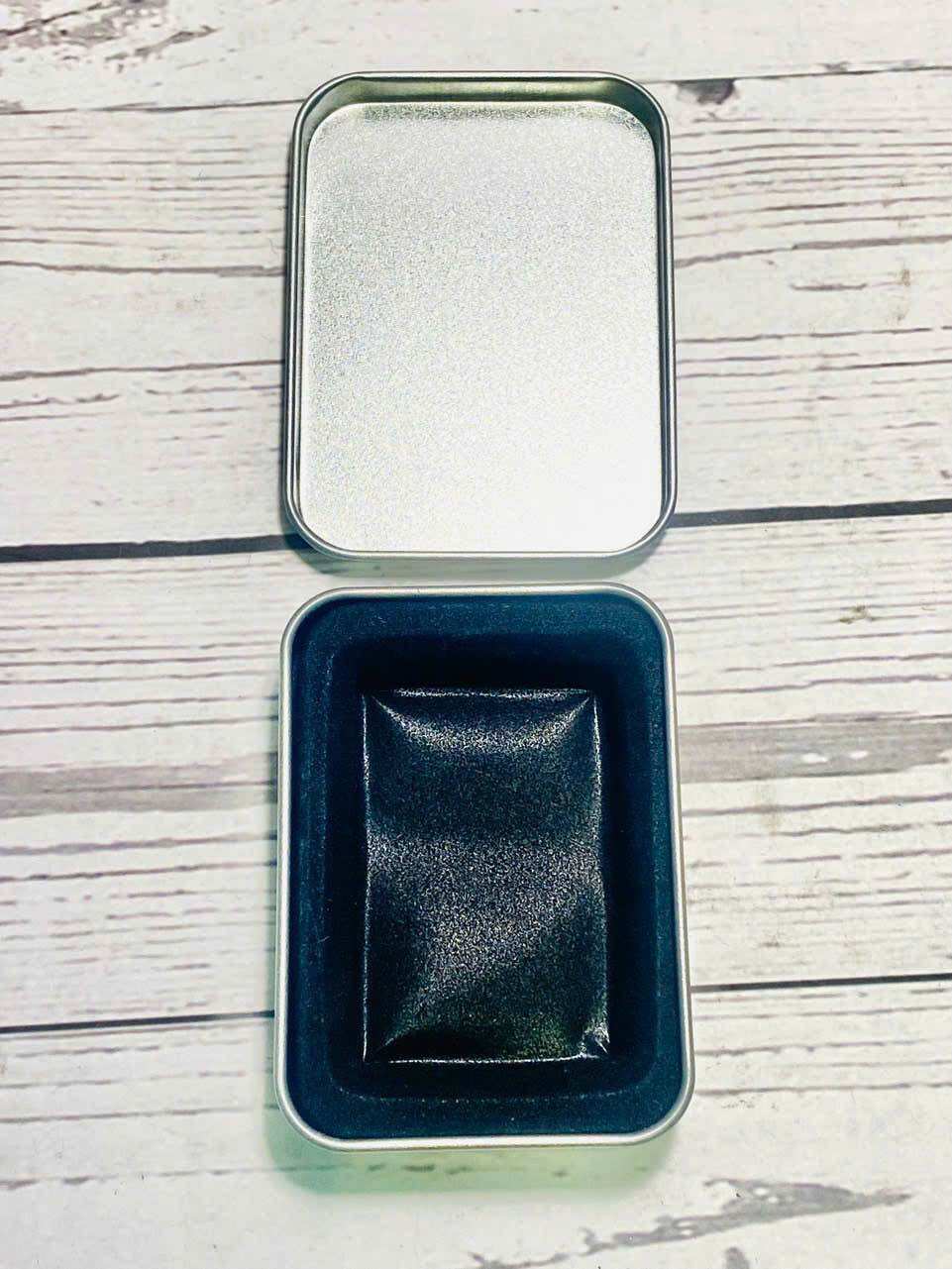 Hộp thiếc đựng và bảo quản Zippo