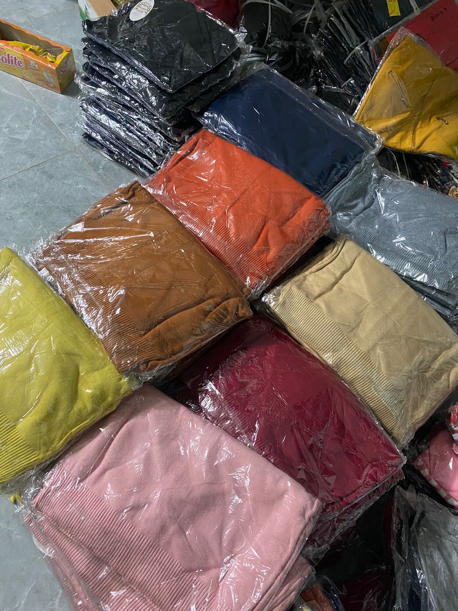 Áo khoác len tuyết có nón