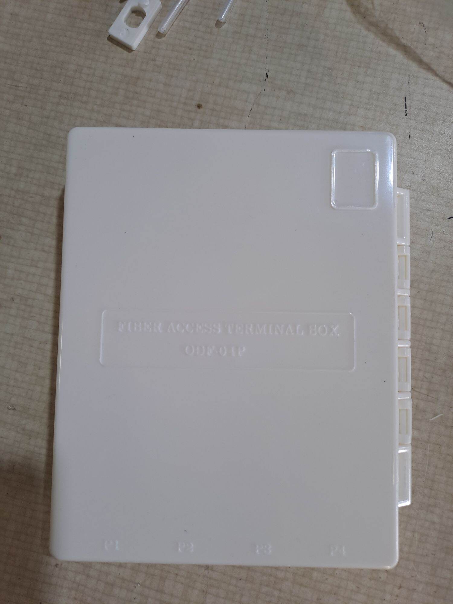 Vỏ hộp phối quang odf 4fo + 4khớp nối quang sc/apc-sc/upc giá chưa vat