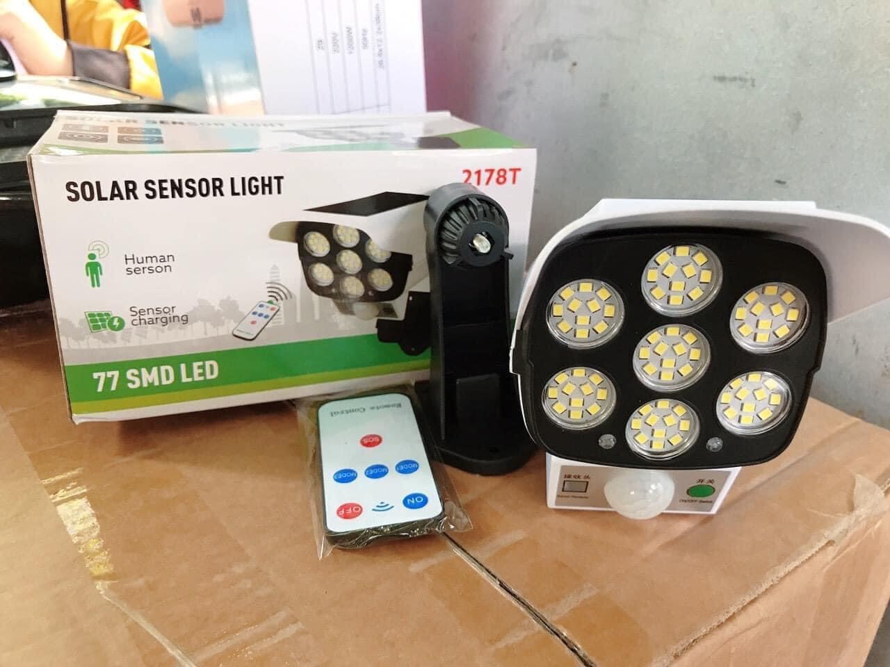 ĐÈN PHA NĂNG LƯỢNG MẶT TRỜI GIẢ CAMERA