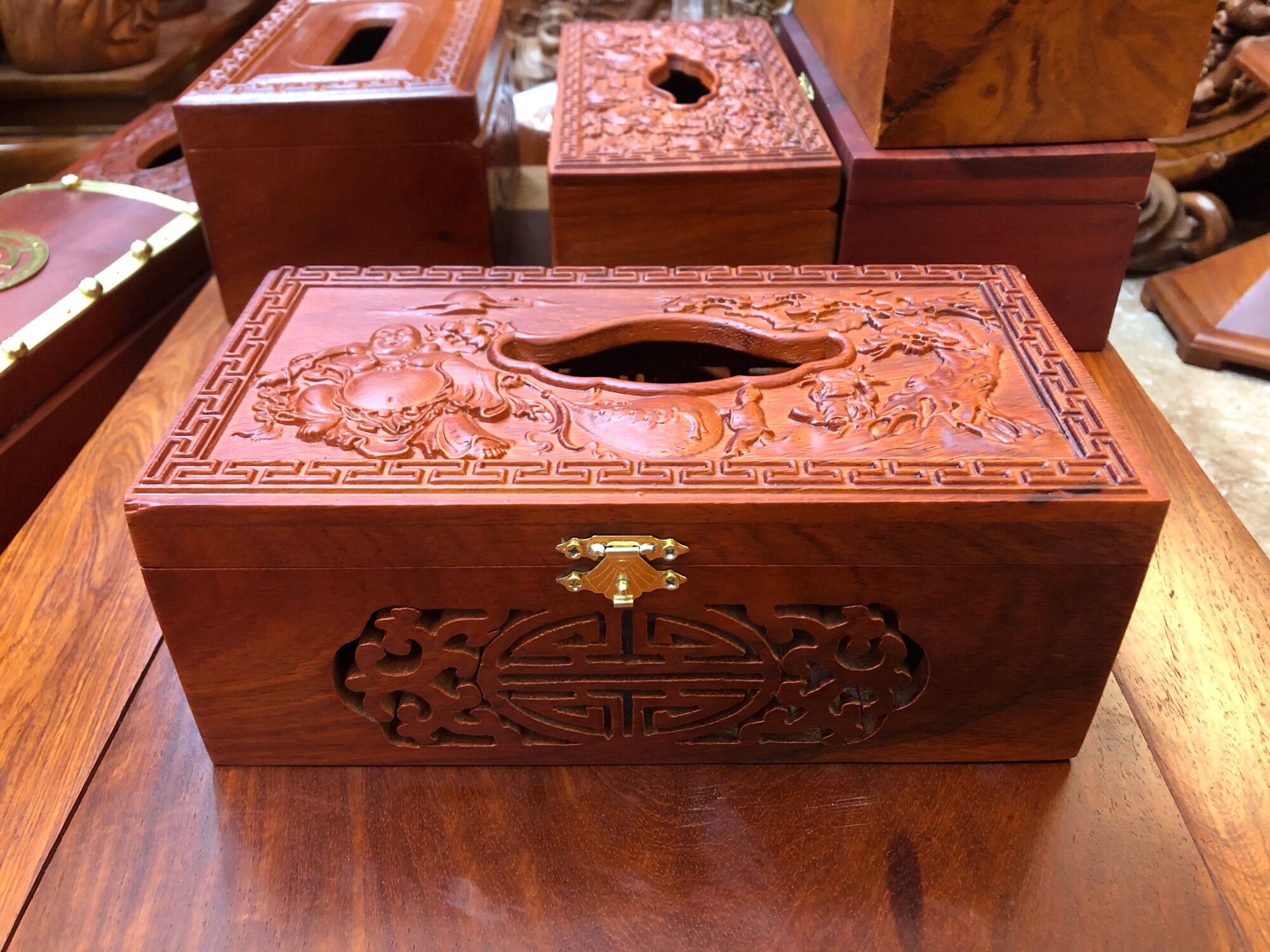 Hộp đựng khăn giấy cao cấp gỗ hương để bàn