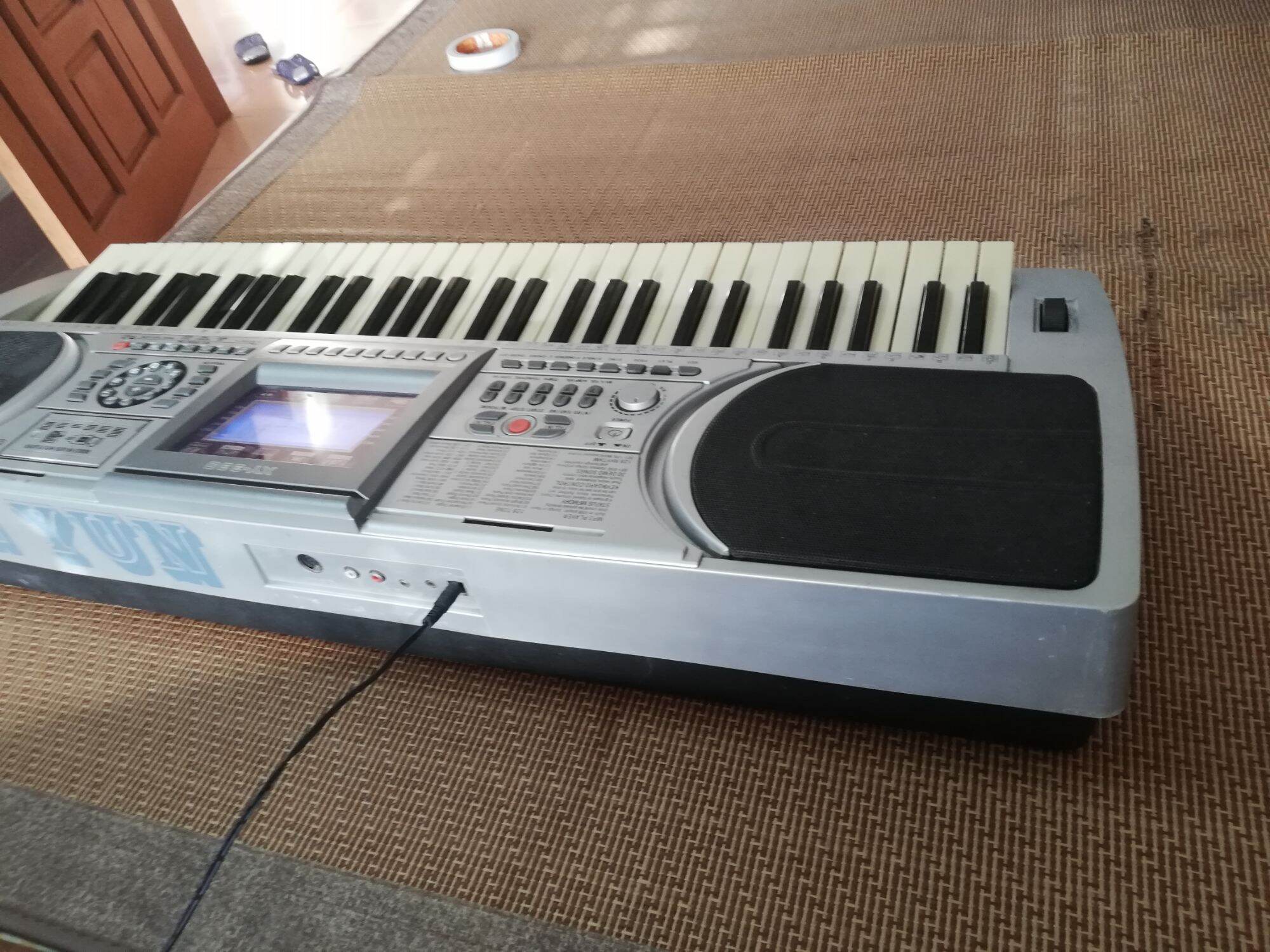 Đàn organ XIN YUN 330