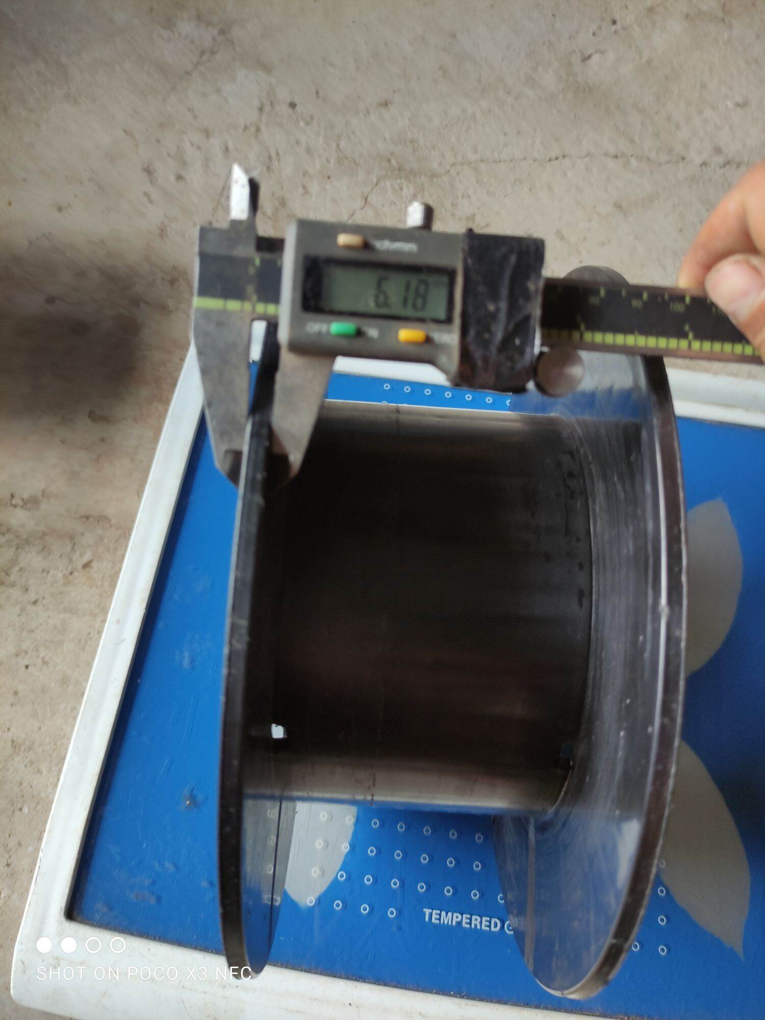 rulo quấn dây điện như hình