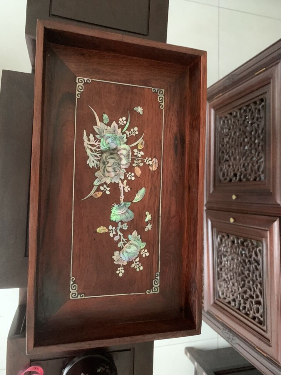 Khay trà gỗ cẩm khảm cảnh 35x20cm