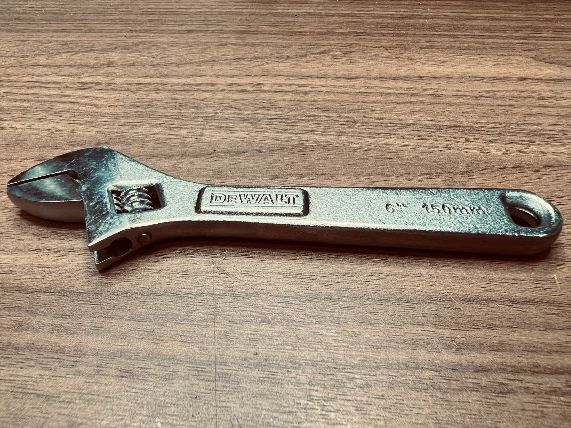 Mỏ lết DeWALT 6” 150mm