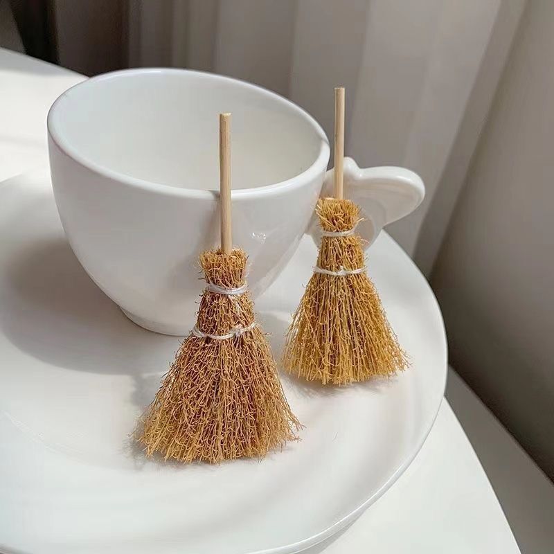 Kẹp tóc hình chổi rơm