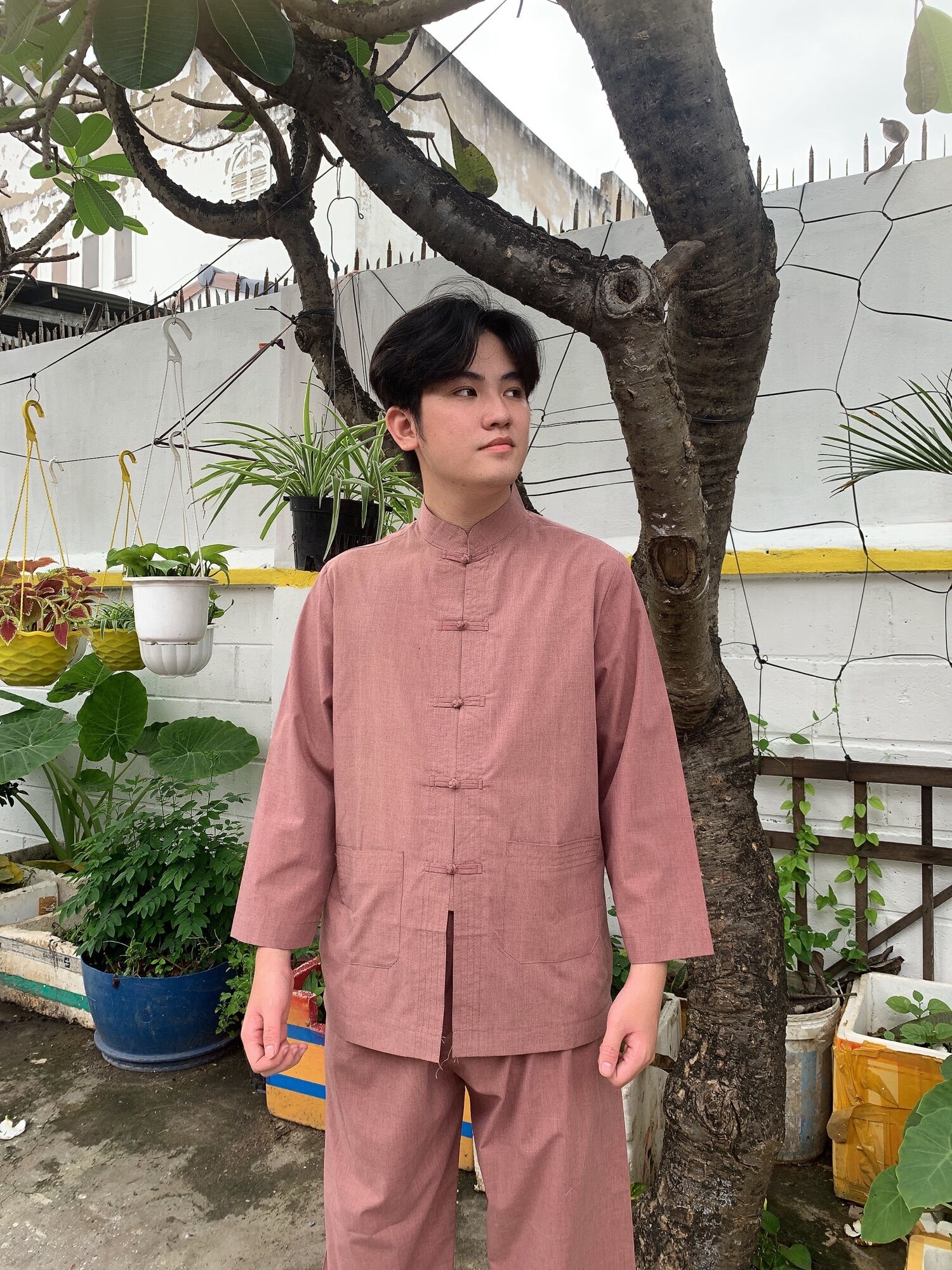 Áo lam cổ trụ, lãnh tụ nam truyền thống đi chùa, thời trang nam phật giáo