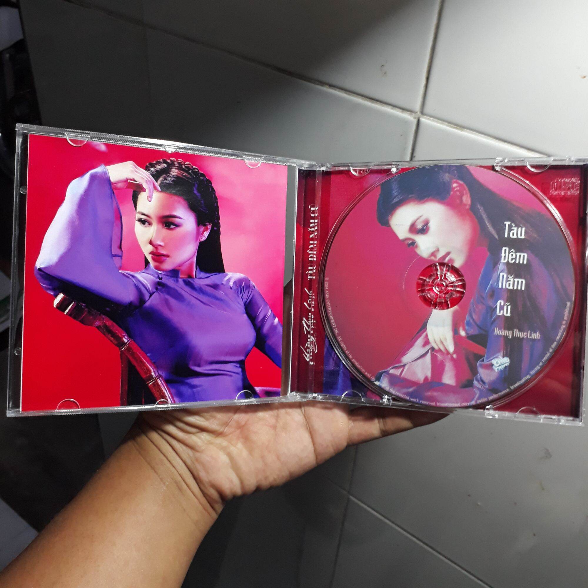 Hoàng Thục Linh - Tàu Đêm Năm Cũ