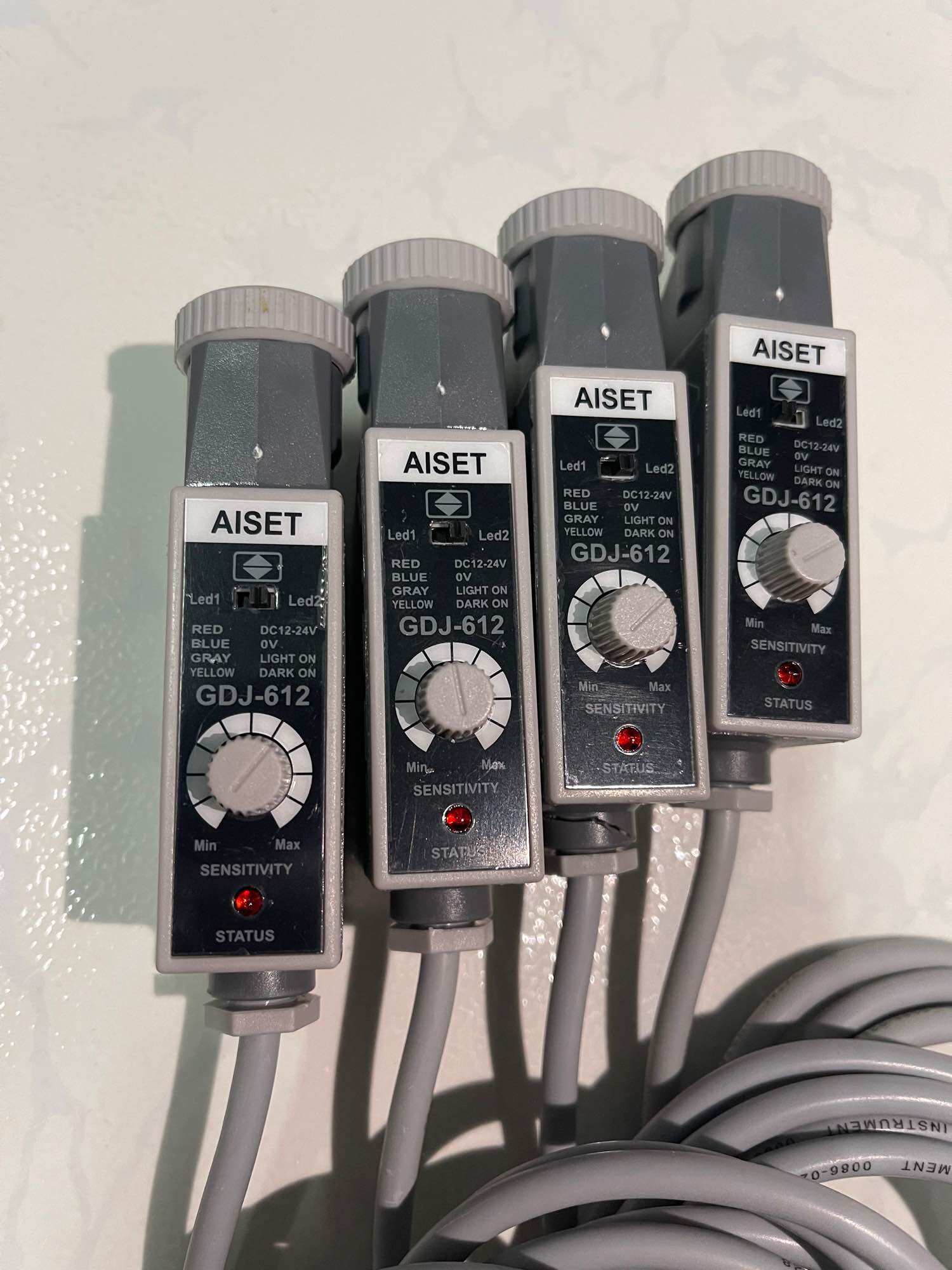 Cảm Biến Màu Aiset GDJ-612 đọc vạch màu đa dạng điểm màu khác nhau