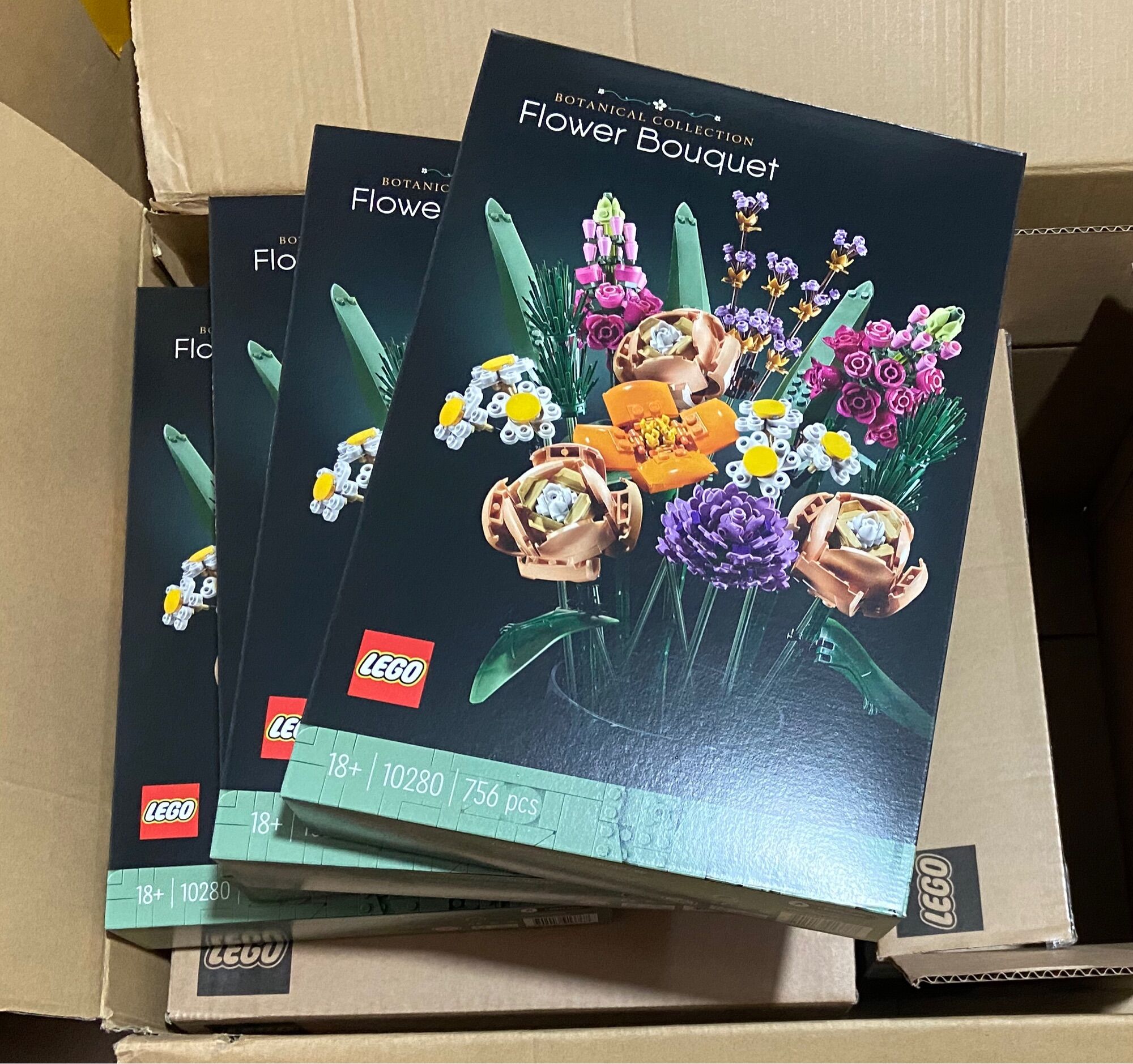 10280 LEGO Creator Expert Flower Bouquet - Hoa trưng bày
