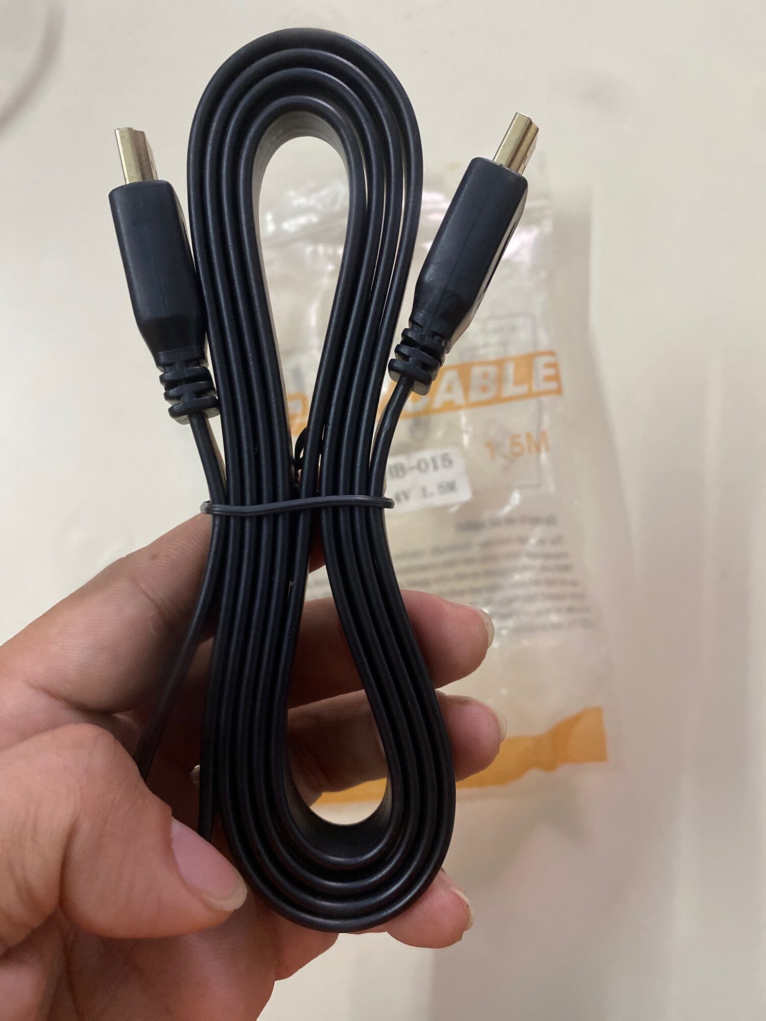 Dây cáp tín hiệu HDMI dẹp hàng công ty