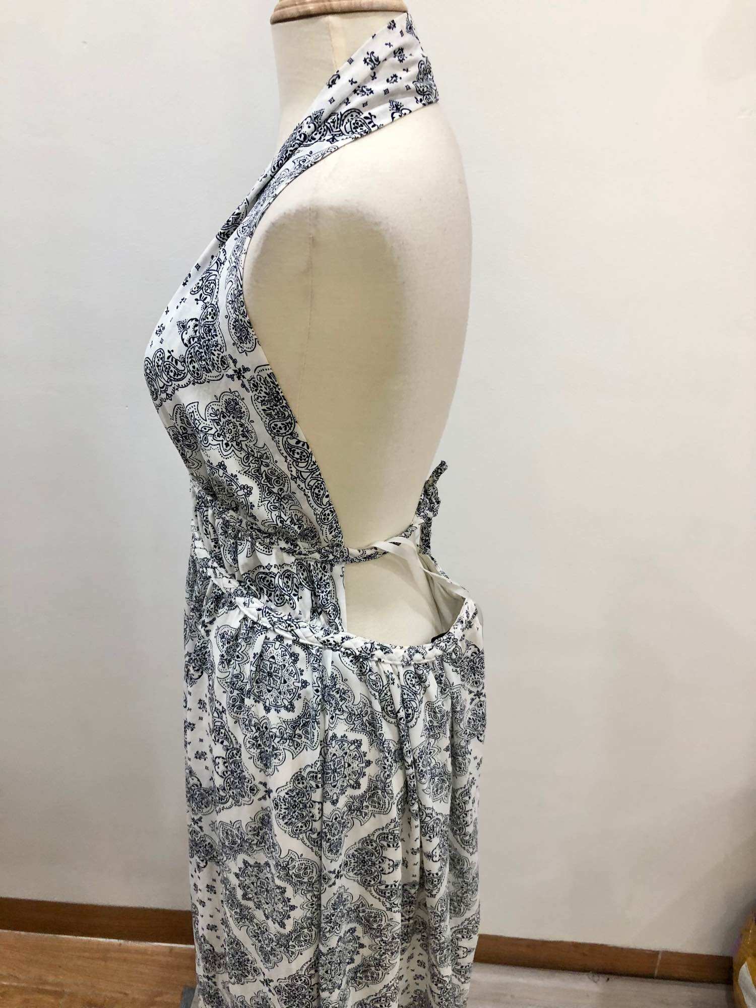 Đầm maxi đi biển hở lưng có bigsize