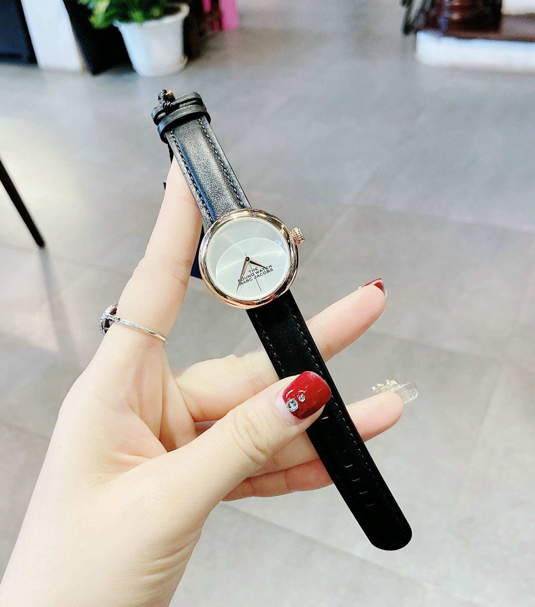 Đồng hồ nữ Marc Jacobs, size 32mm