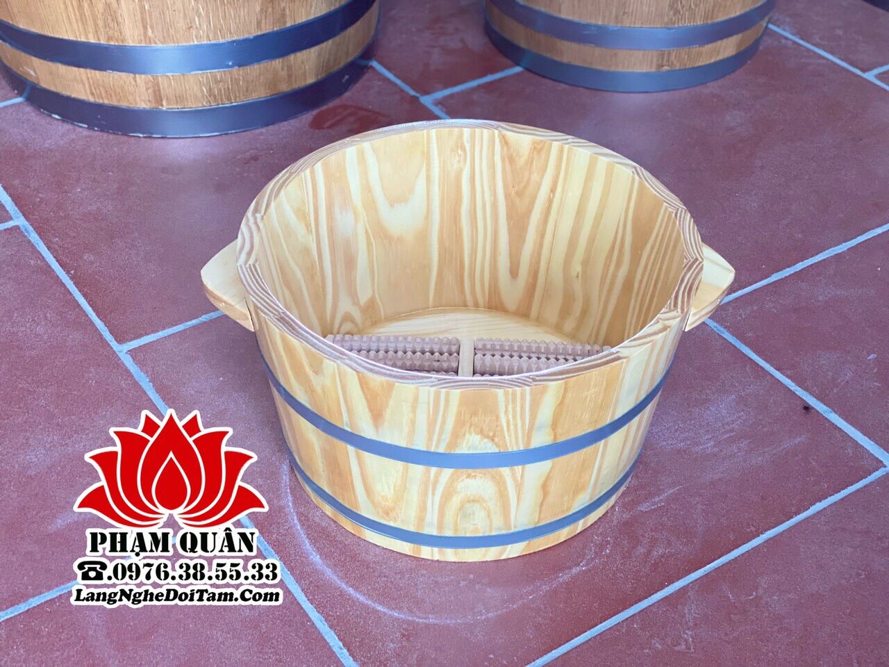 Chậu gỗ ngâm chân kèm bàn lăn gỗ( hàng đẹp)