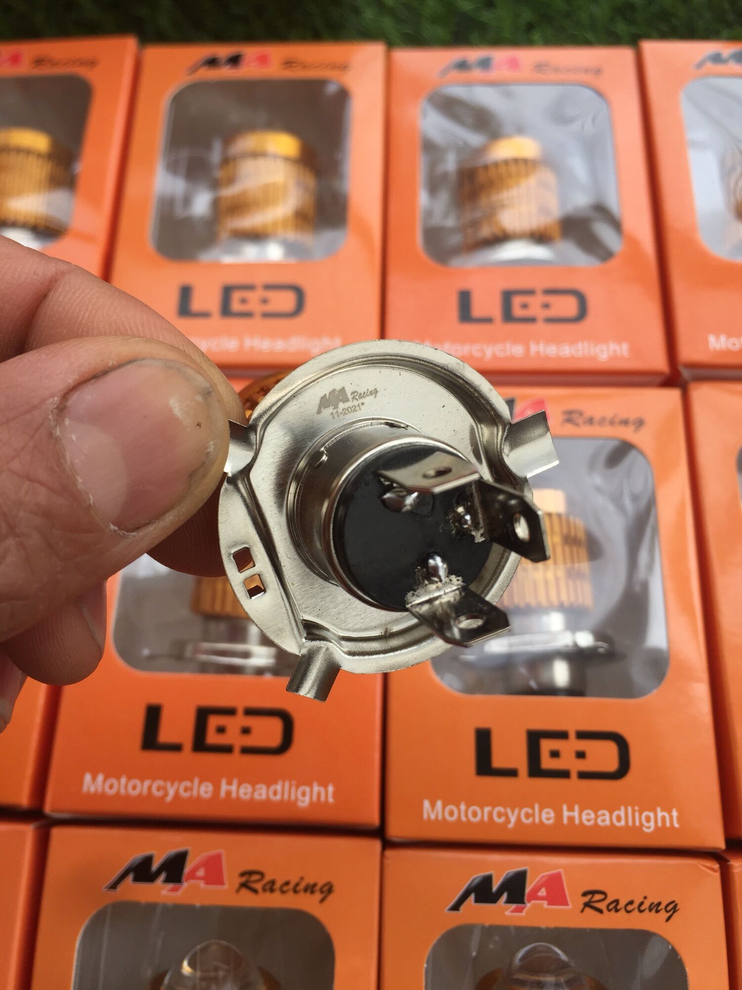 Đèn pha Led  bi cầu 2 màu siêu sáng chân H4