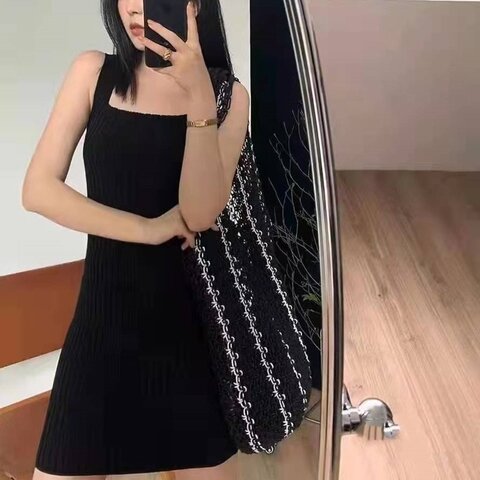 Váy đầm hai dây len body vân nổi