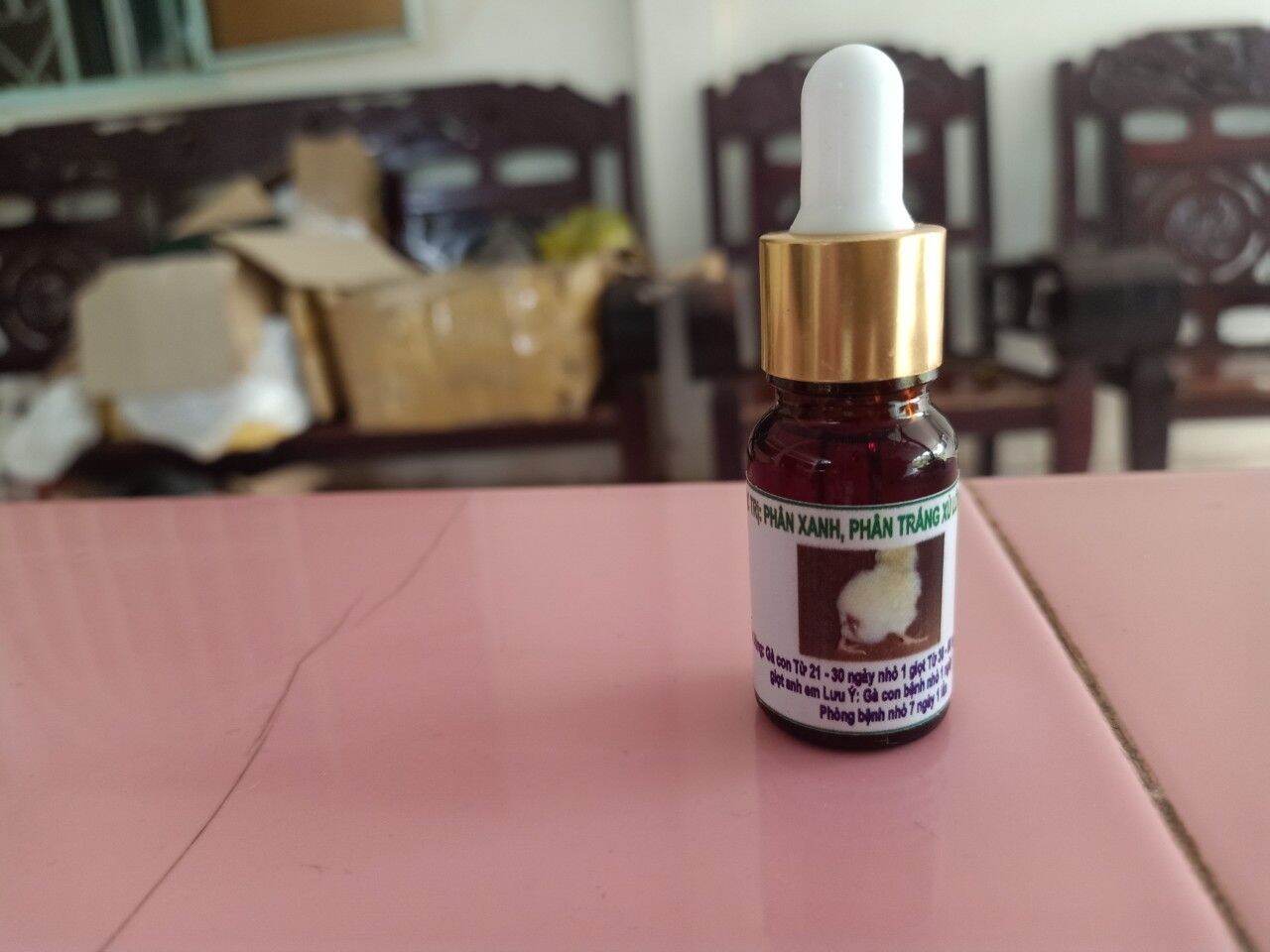T.rị gà con bị rút hình xệ cánh, viêm ruột