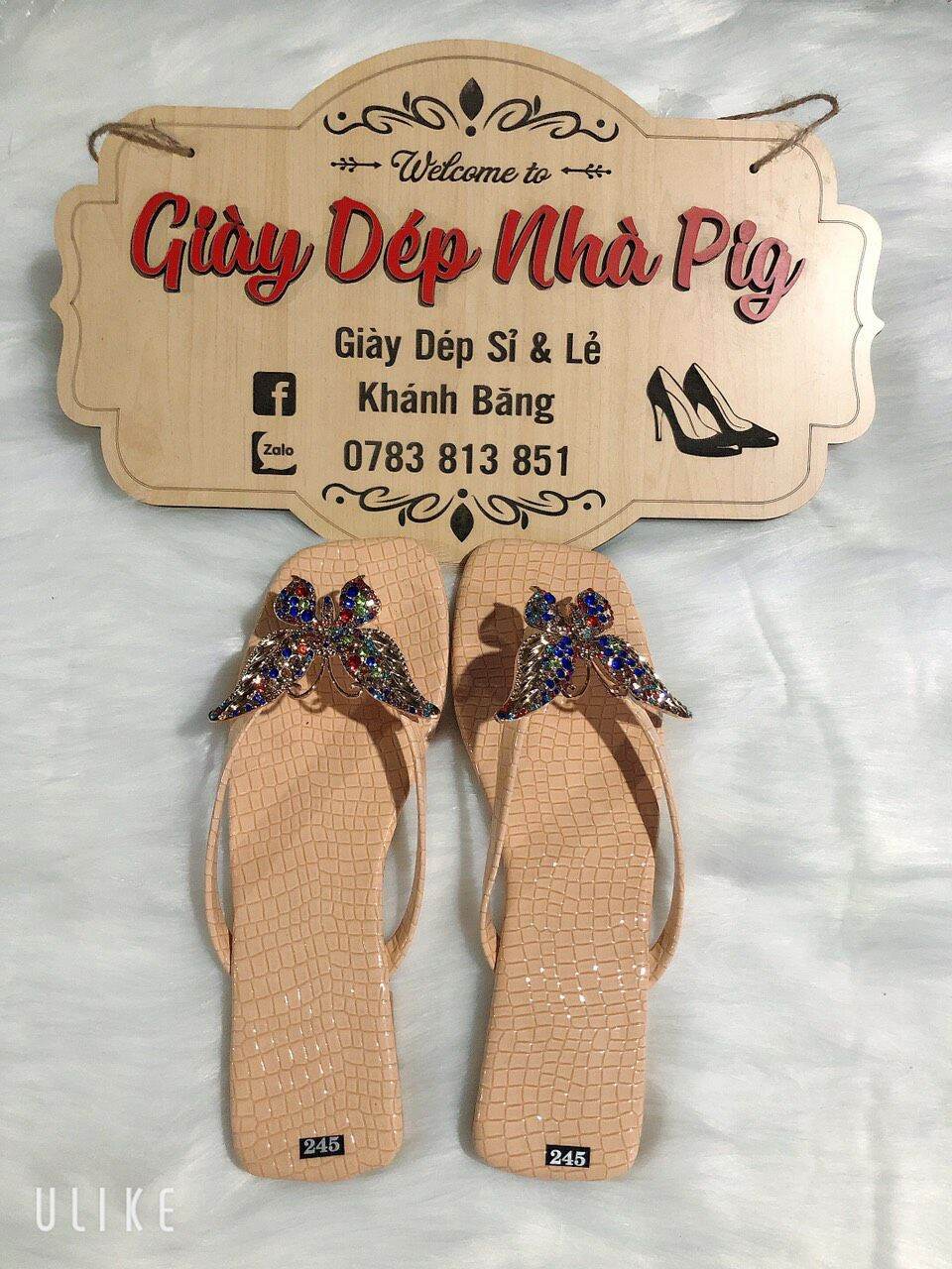 Dép Kẹp Gắn Charm Bướm