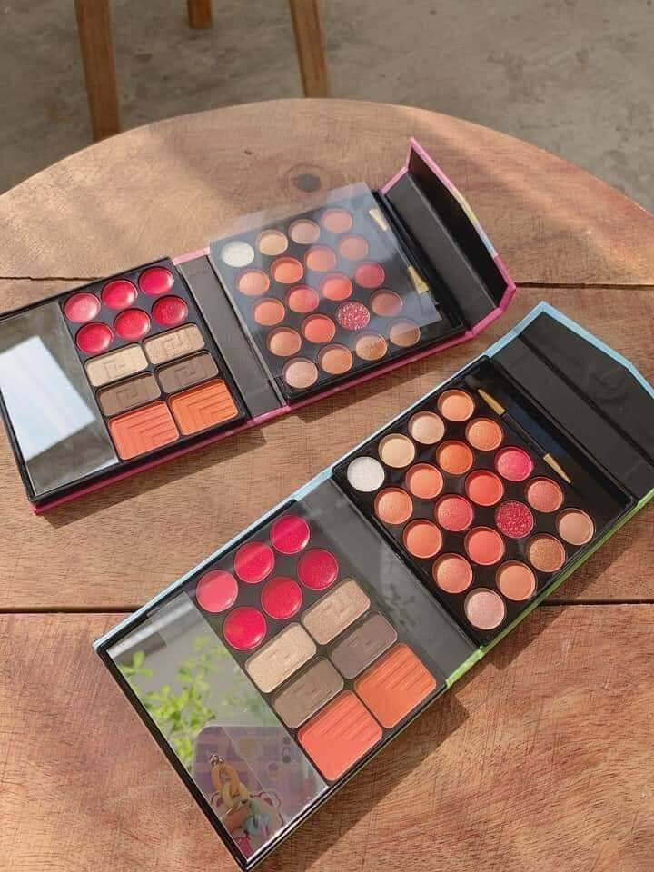 Bảng Phấn Mắt Kèm Gương Kèm Phấn Má Hồng Không Trôi Có Nhũ