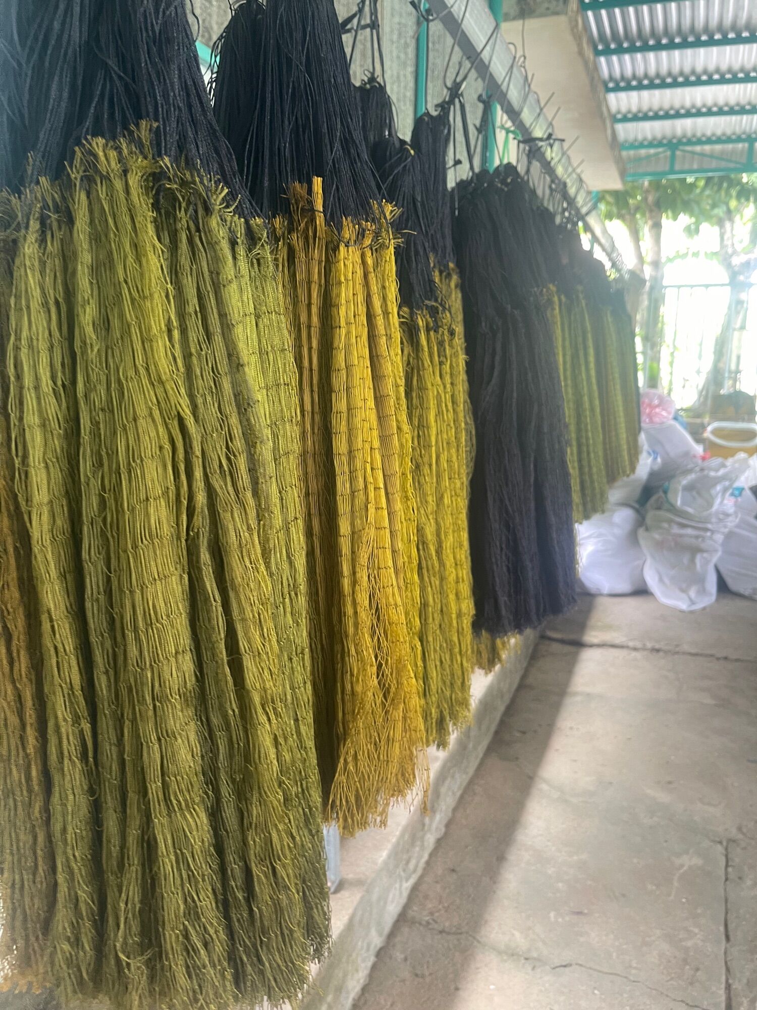 30m Lưới dù Thái Giăng Rắn Mắt 4P Cao 50cm (Đã Nhuộm 2 Màu Cỏ Khô Và Đen)