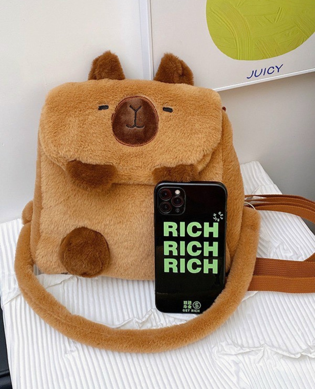 Ba lô nữ hoạt hình capybara bằng lông nhung (có thể đeo dạng ba lô hoặc túi đeo chéo)