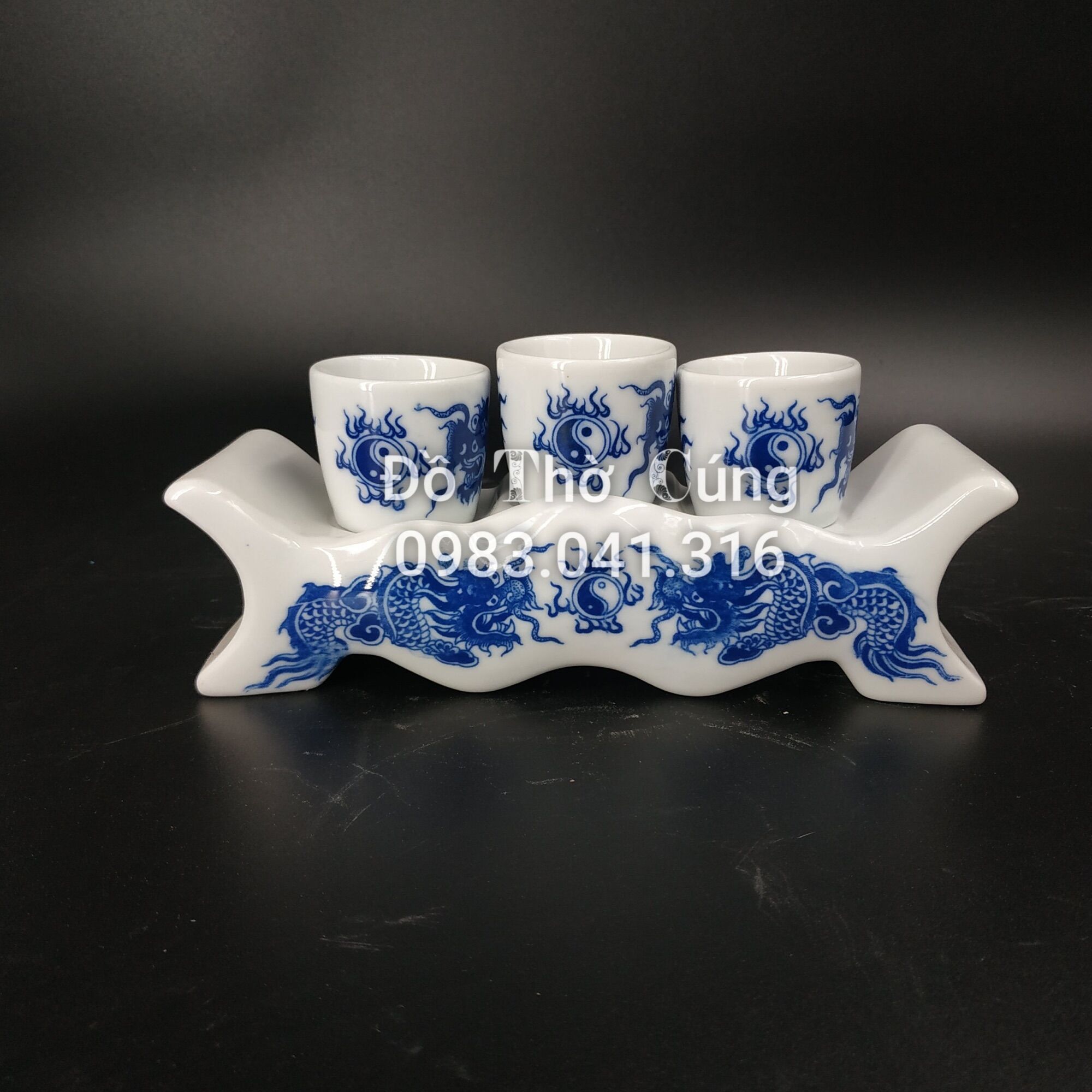 Bộ kỉ đựng nước, Kỷ chén thờ men xanh lam