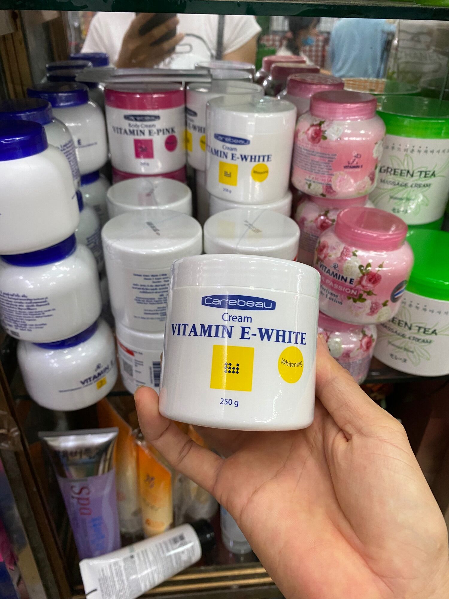 Kem massage vitamin E trắng