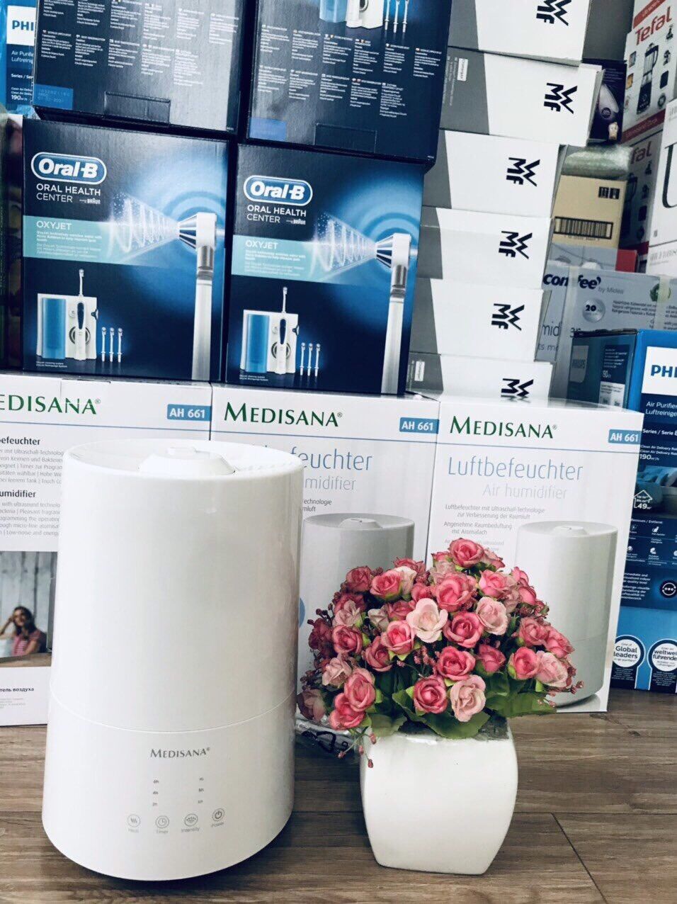 Máy tạo ẩm kèm khuếch tán tinh dầu Medisana AH661; cải thiện tình trạng khô da, tốt cho hệ hô hấp; Hàng nhập Đức, bảo hành 12 tháng