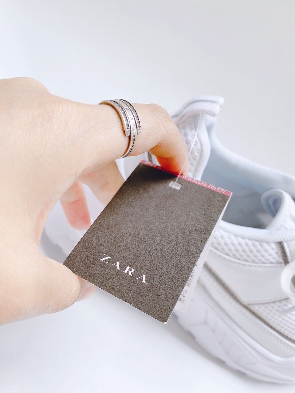 Giày thể thao zara có sẵn