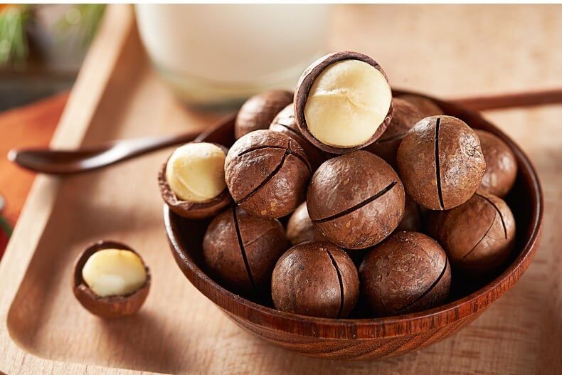 [Nhập RS0822 giảm 30k cho đơn 99k]Hạt Macca Úc  Nứt Vỏ 1kg (Tặng Kèm Dụng Cụ )