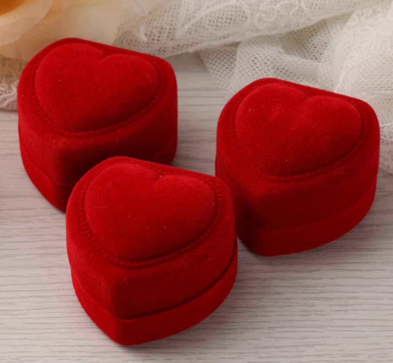 Hộp nhung đựng nhẫn cầu hôn
