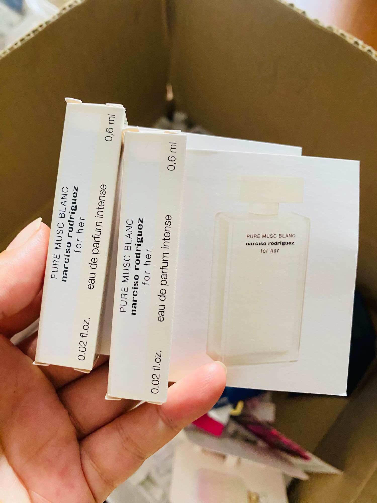 Nước hoa Pure Musc Blanc Narciso Rodriguez cho nữ 0.6 ml