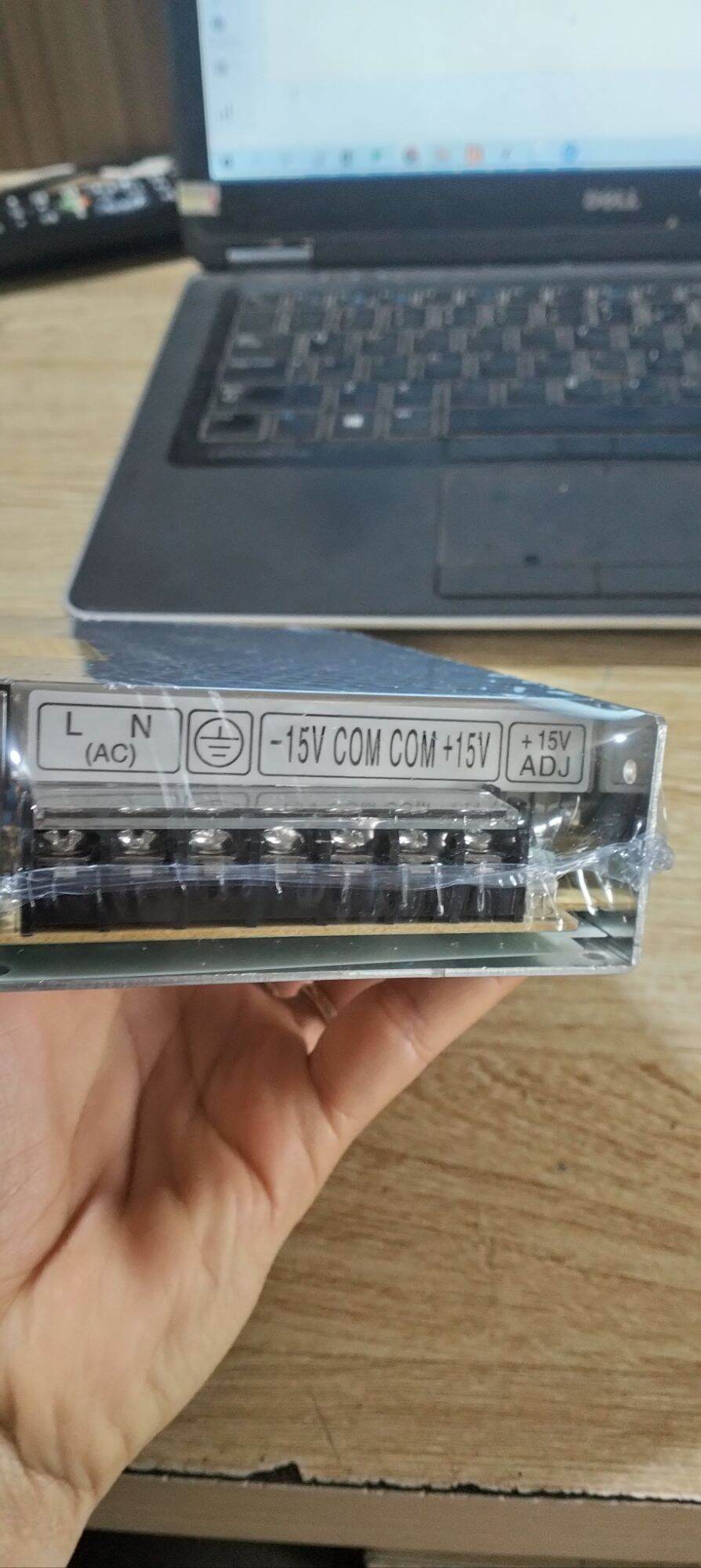 Nguồn đối xứng +-15V