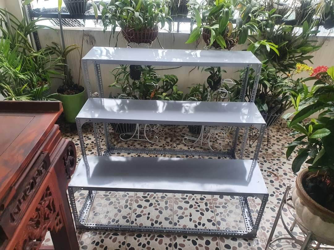 Iron 3-level ladder shelf for any job. 30cm wide. Dimensions: 0,6 length; 0,8M; 1 m; 1,2M and 1,5m (multi size height)