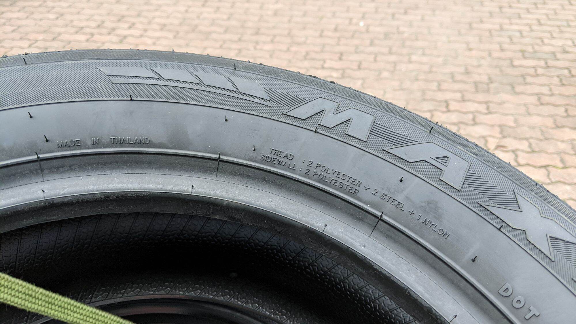 Lốp 215/60R16 95V Maxxis HP-M3