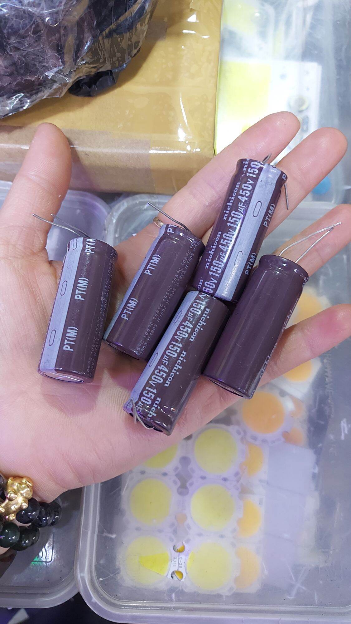 5c Tụ hóa 150uf 450v