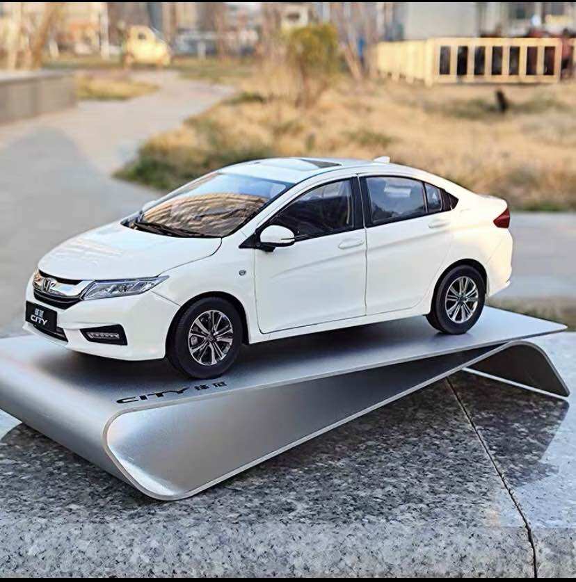 Mô hình xe Honda City tỉ lệ 1:18