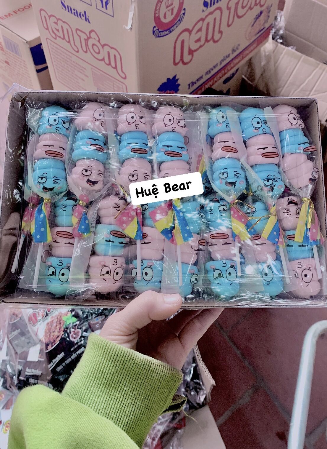 Hộp 30que kẹo marshmallow hình con sâu đẹp mắt