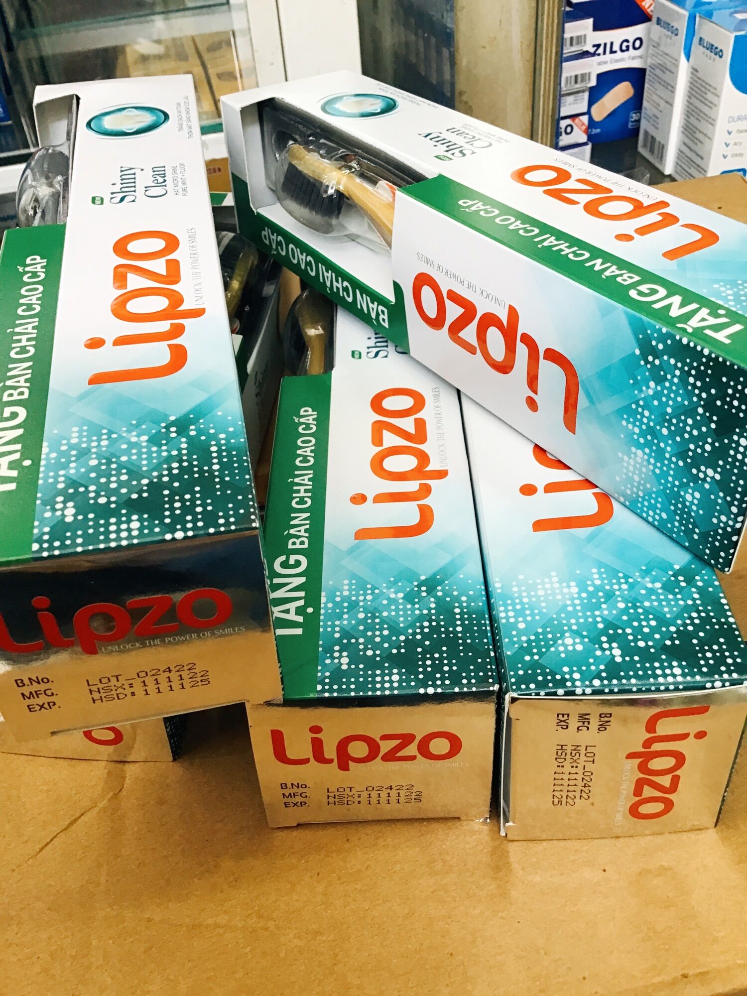 Kem đánh răng Lipzo Shiny clean