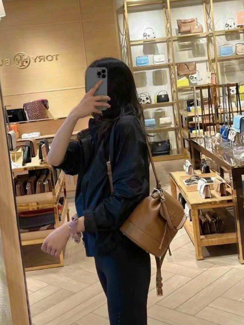 Túi Burch Thea Mini Bucket da thật