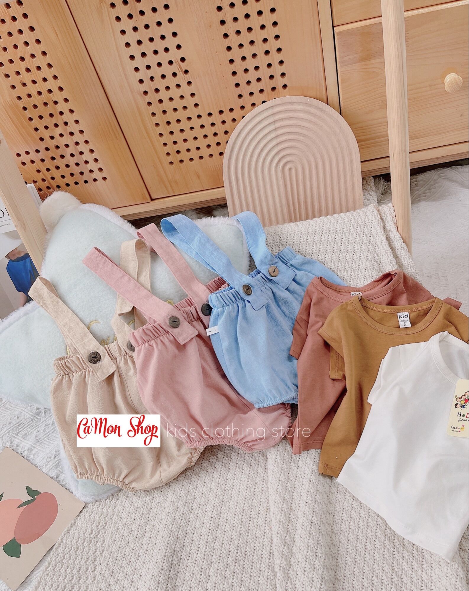 Set yếm kèm áo cực xinh bé gái