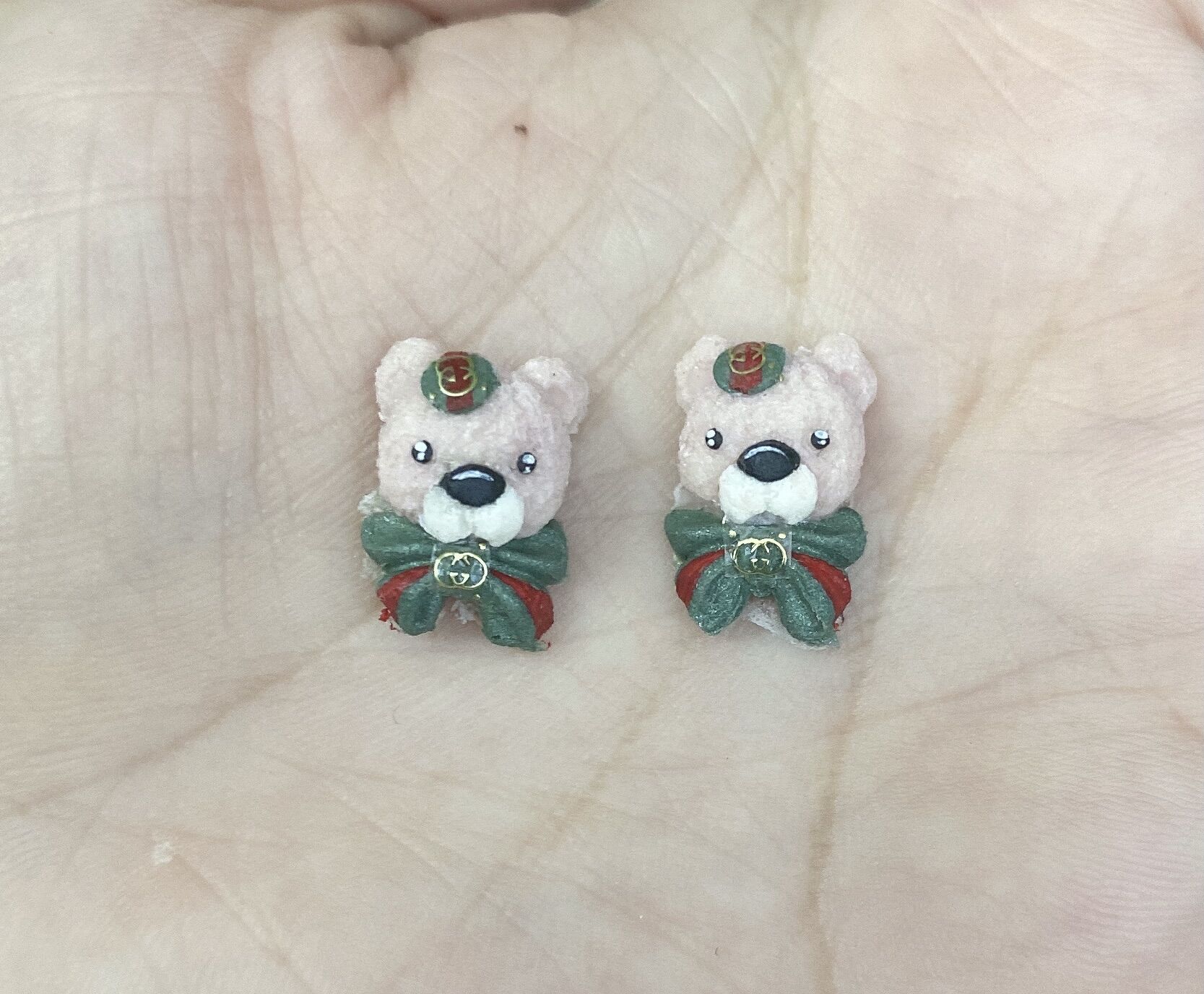 Gấu nơ thương hiệu trang trí móng