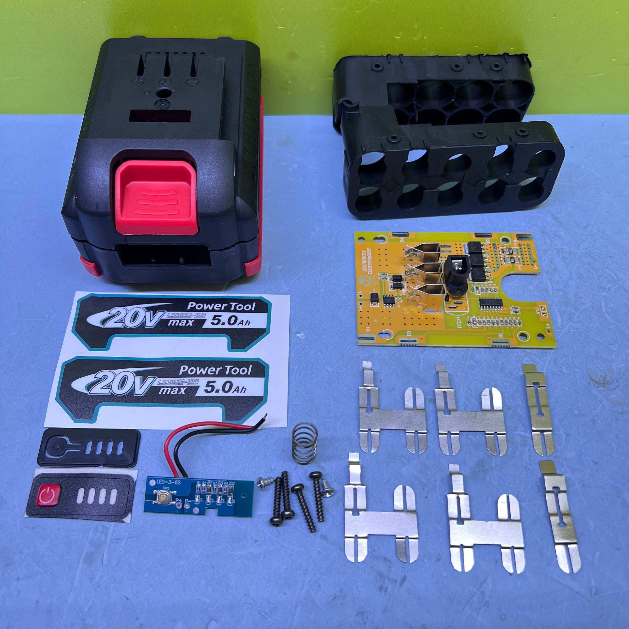 Vỏ mạch pin DAYI 18v ( 21v ) 10 cell 18650