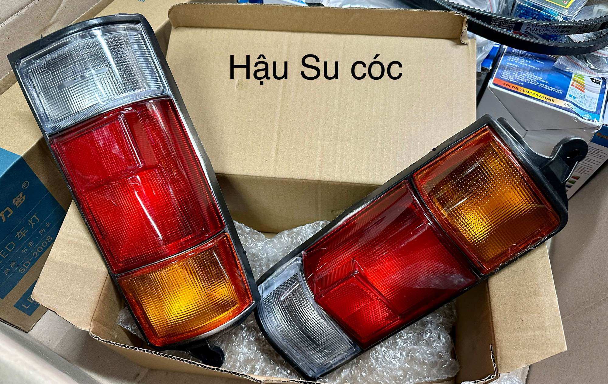 Đèn hậu suzuki 7 chỗ