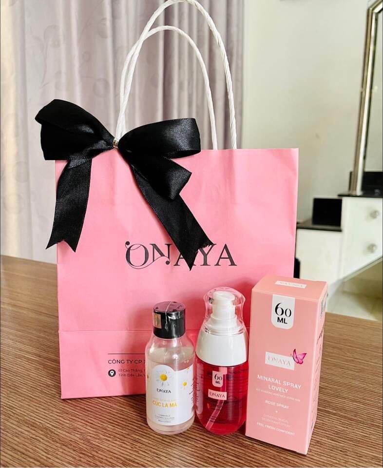 nước xịt khoáng vùng kín ONAYA