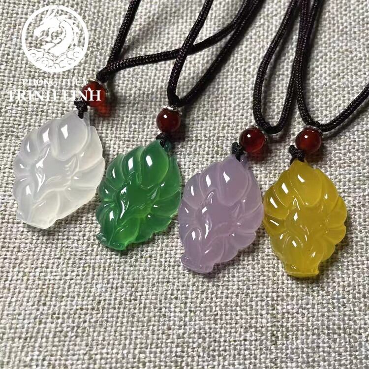 VÒNG CỔ HỒ LY CHÚA MÃ NÃO