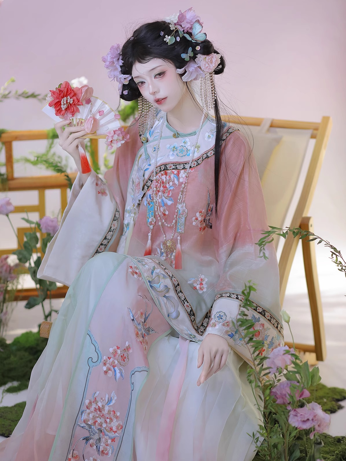 Bộ Váy Hanfu Thêu Hoa Cổ Điển Cho Nữ Bộ Váy Dài Xếp Ly Phong Cách Cổ Điển Bộ Đồ Hai Mảnh Mùa Thu 2024