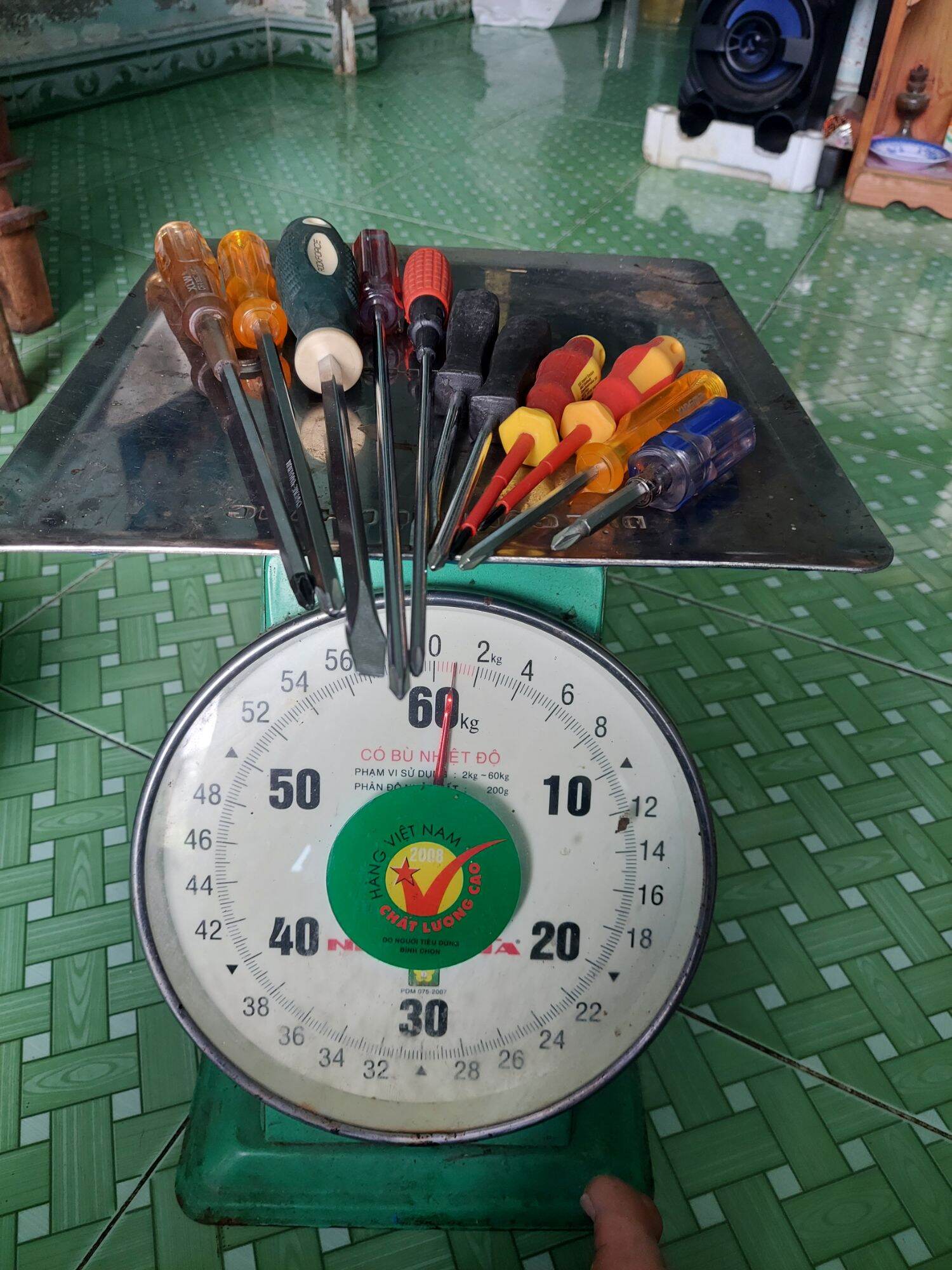 1kg tua vít