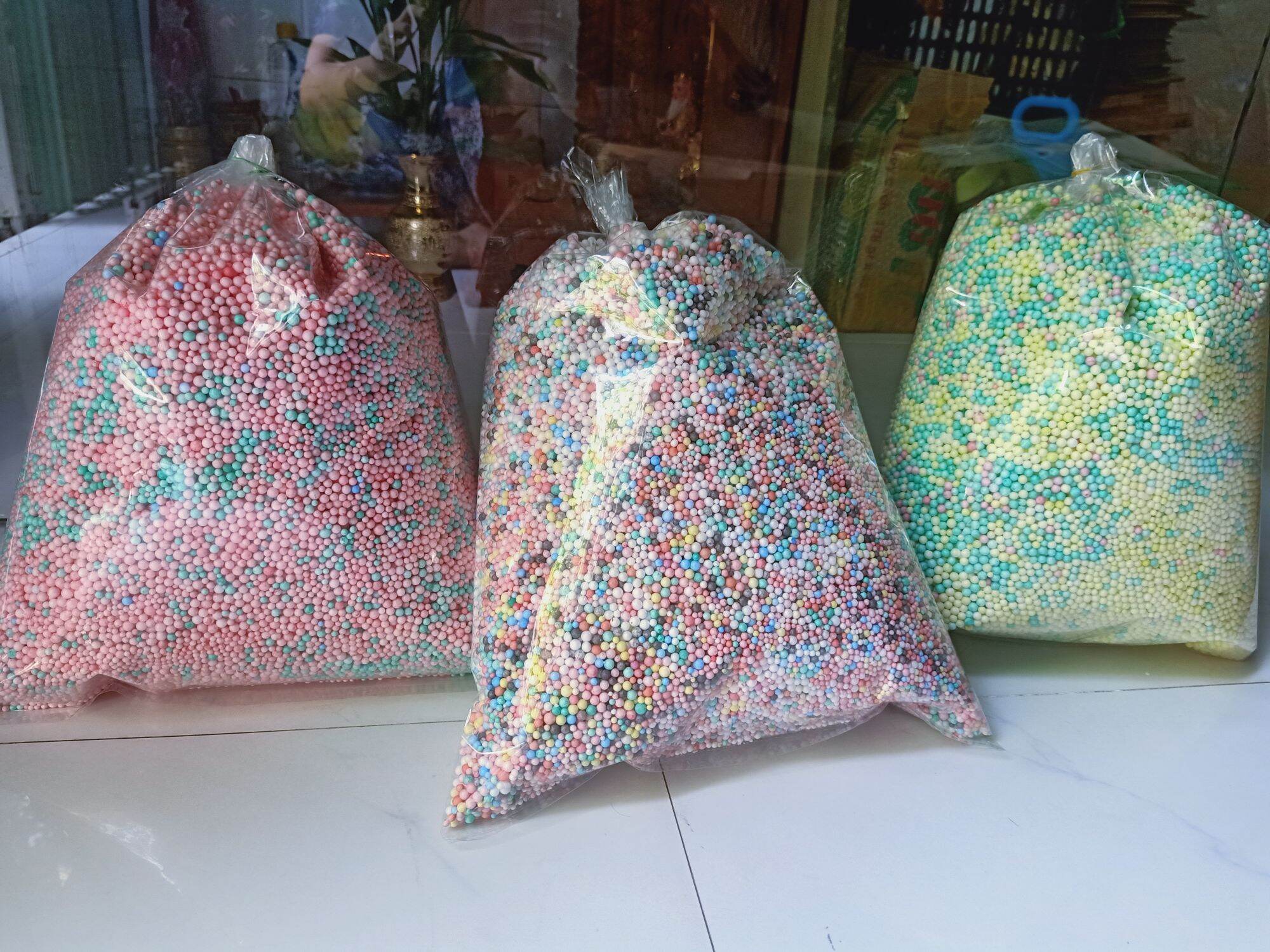 100gr Xốp hạt đủ màu làm quà (Bịch lớn)