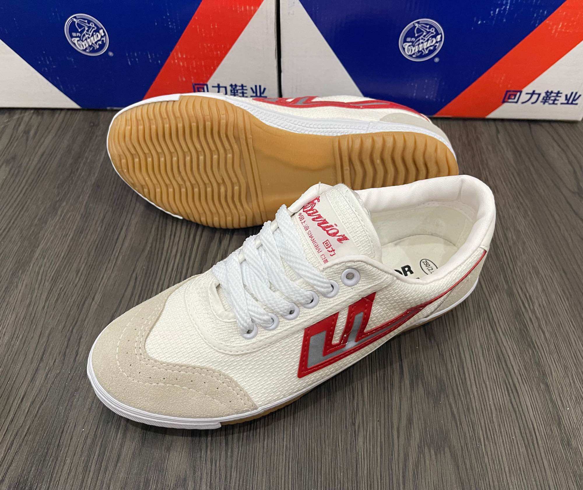 Giày Bata Phủi Warrior 56H ShangHai chính hãng (Logo phản quang Đỏ,Bạc)